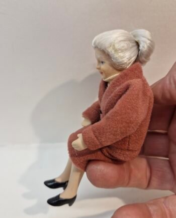 1:12th Scale Dolls House Miniatures, Porcelain Doll. Woman   KM12