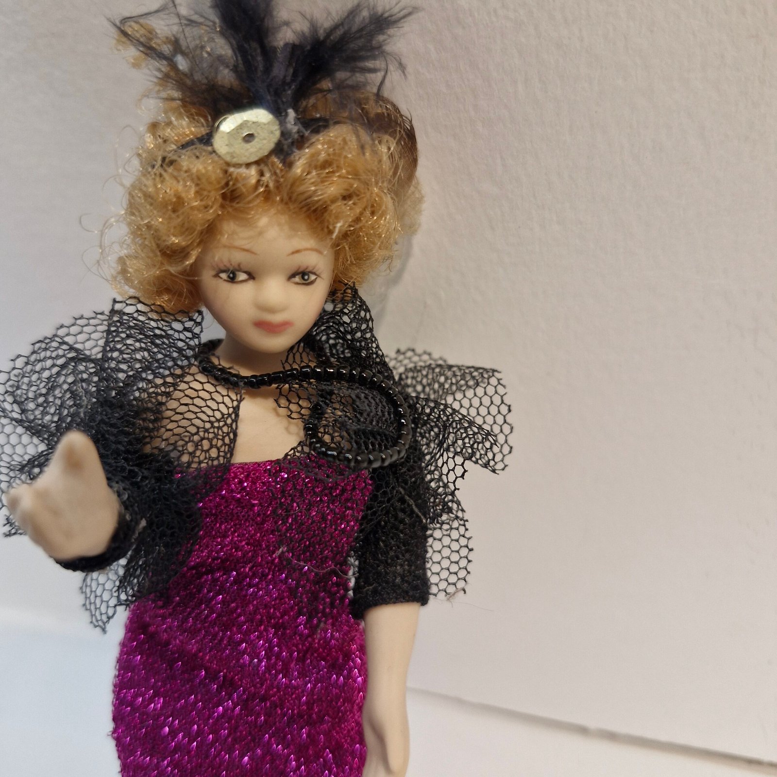 1:12th Scale Dolls House Miniatures, Porcelain Doll. Woman KM13