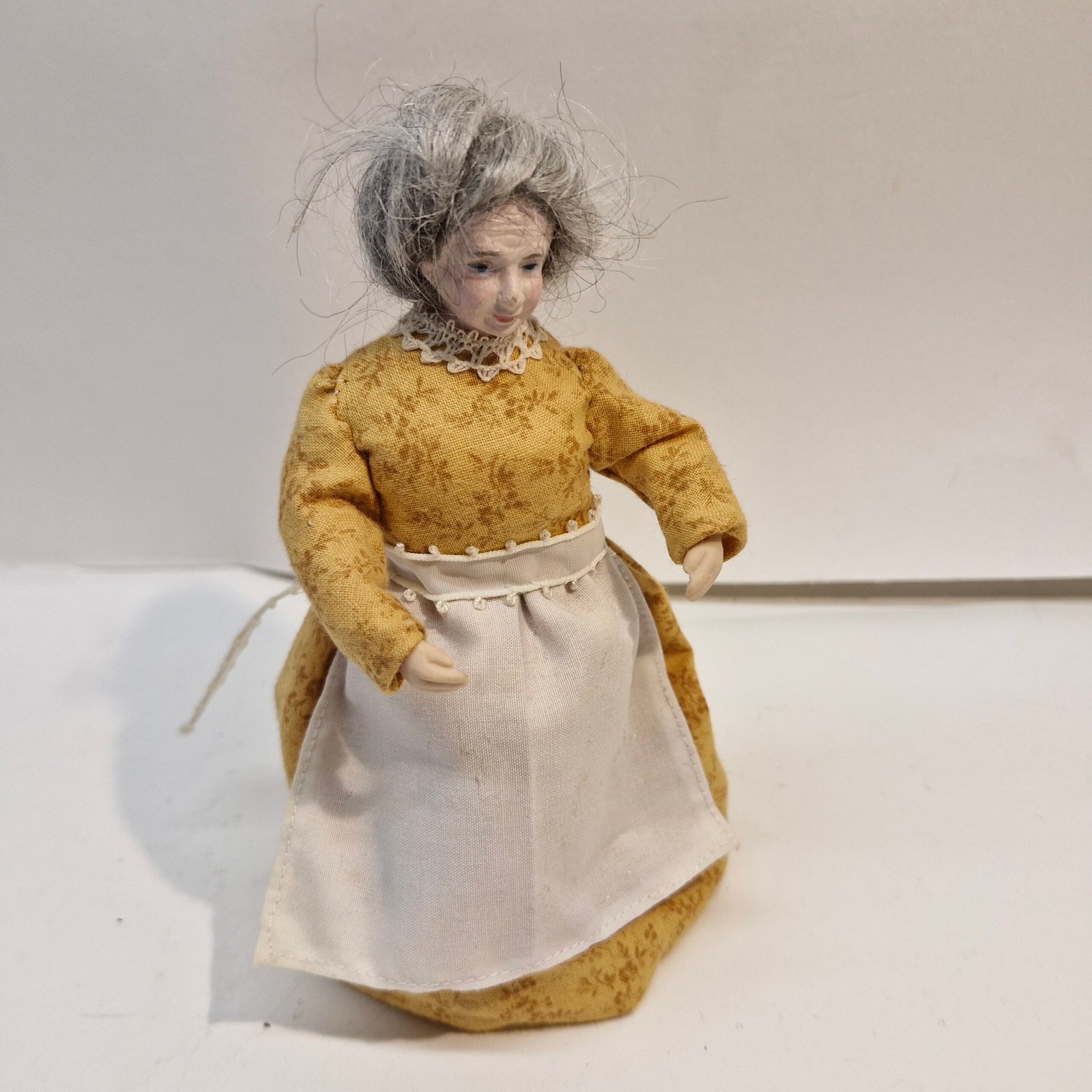 1:12th Scale Dolls House Miniatures, Porcelain Doll. Woman KM14