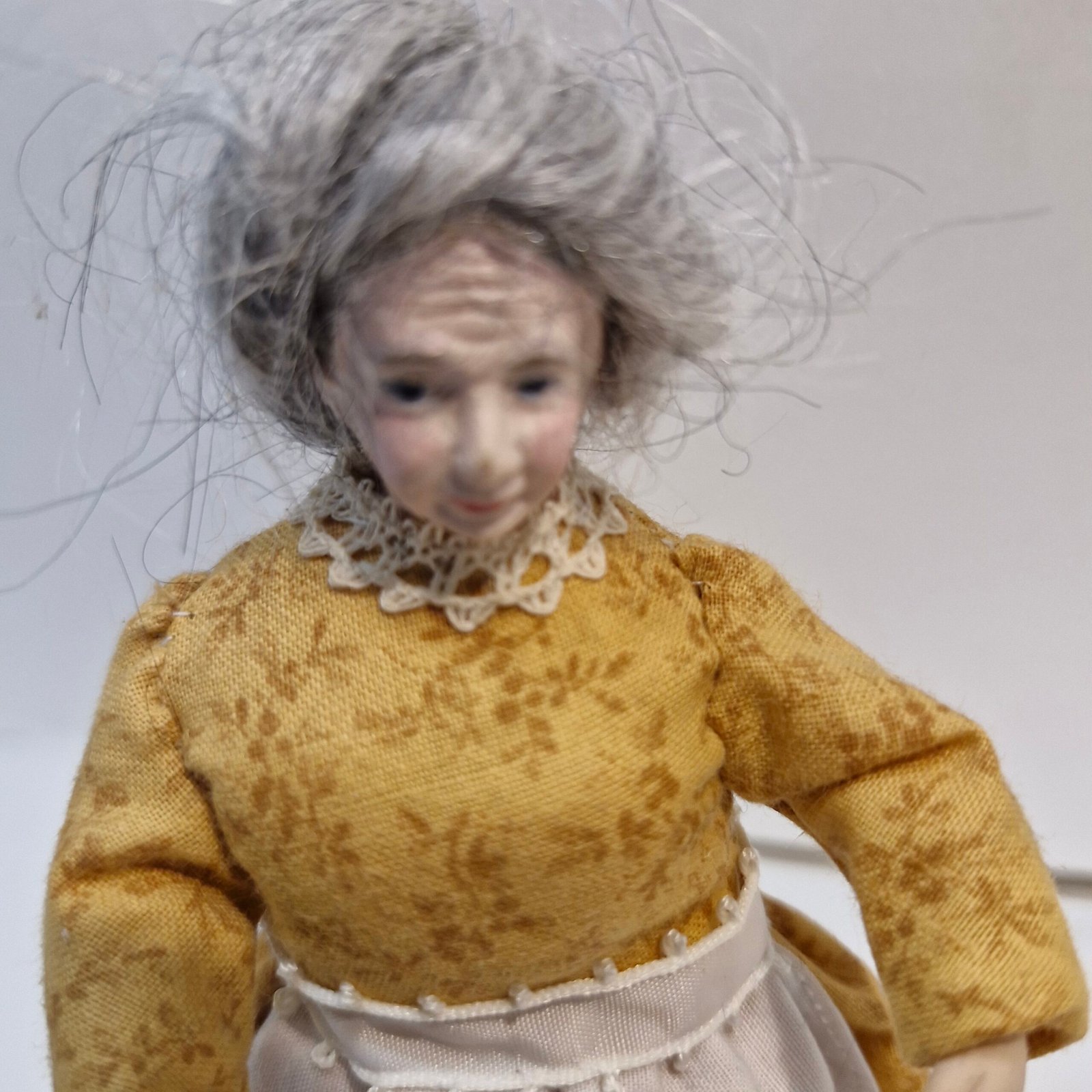 1:12th Scale Dolls House Miniatures, Porcelain Doll. Woman KM14
