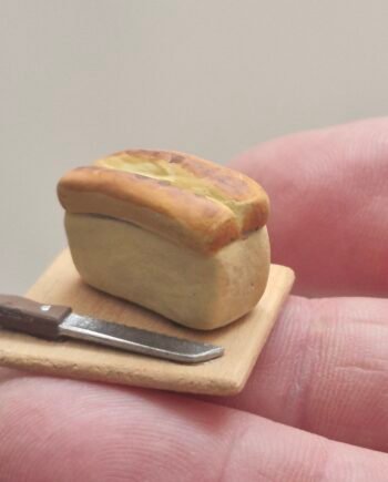 12th scale Dolls House Miniature   Quality Loaf of Bread on Board   RP03