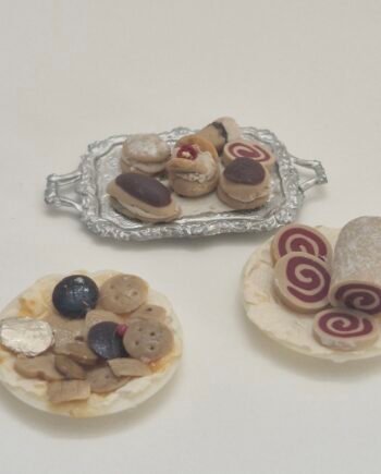 12th scale Dolls House Miniature   Quality Section of Food  RP07
