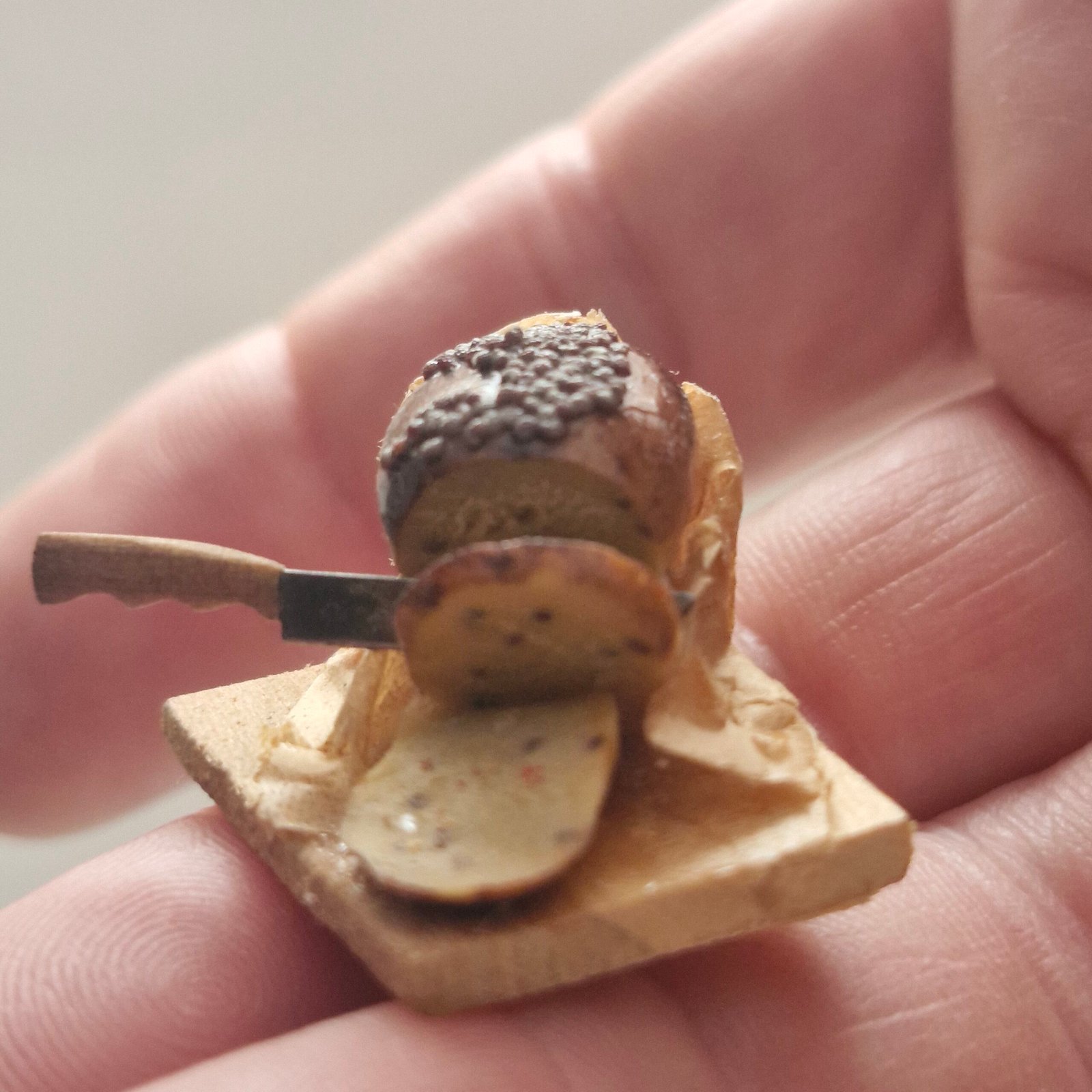 12th scale Dolls House Miniature Quality Loaf of Bread on Board RP04
