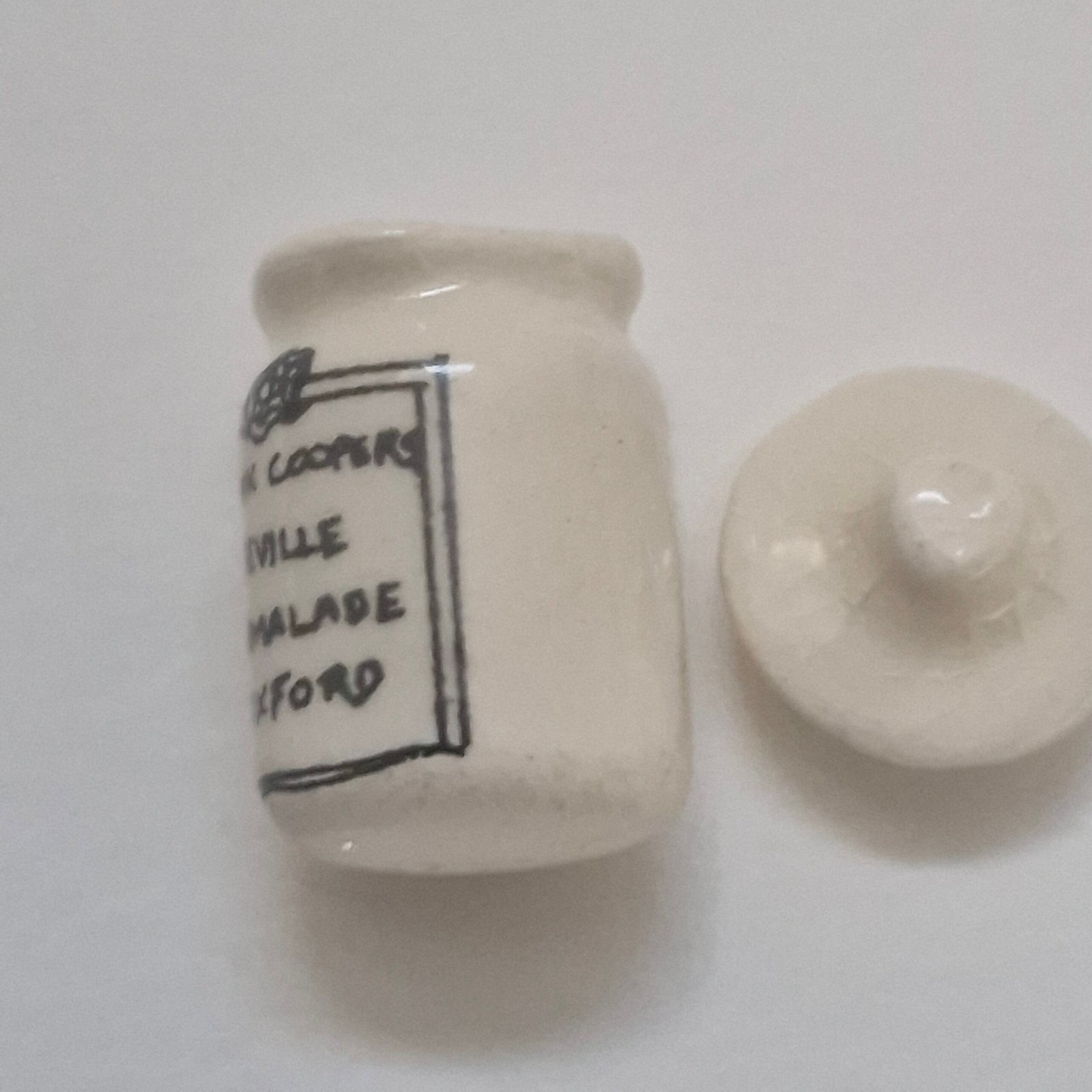12th scale Dolls House Miniature Servile Marmalade Jar RP30