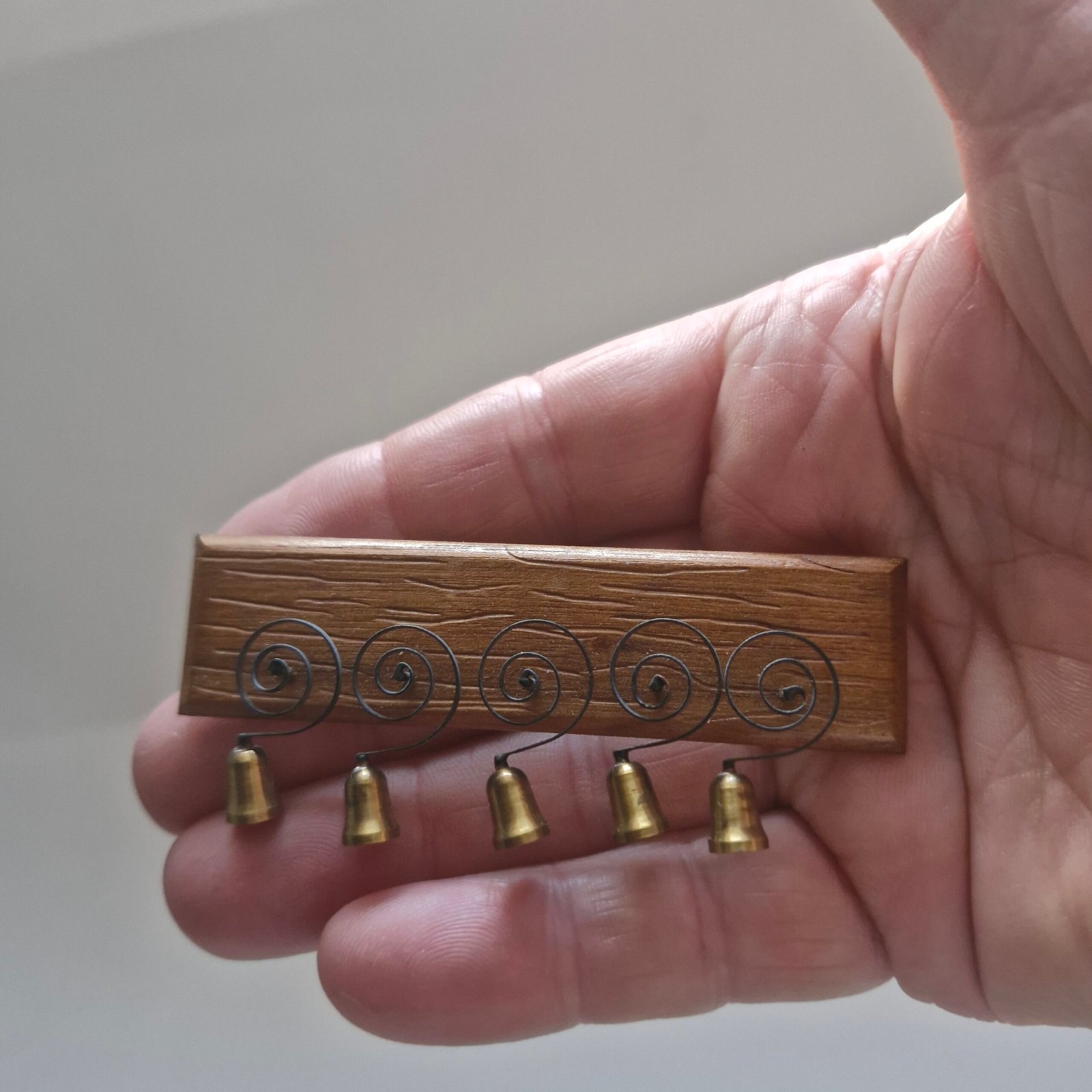 1/12th scale Dolls House Miniature Servant Bells on Wooden Board RP52