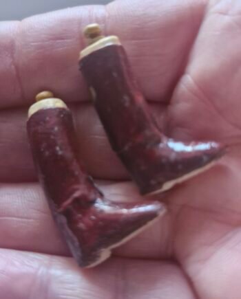 1/12th scale Dolls House Miniature  Pair of Dark Brown Boots   RP43