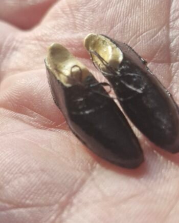 1/12th scale Dolls House Miniature  Pair of Black Men's Shoes  RP41